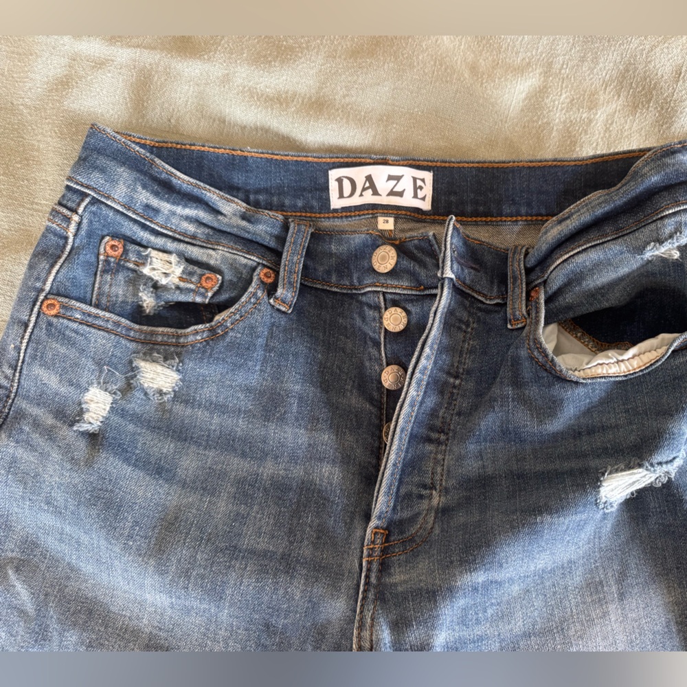 Daze denim size 28 -Women's Distressed Jeans